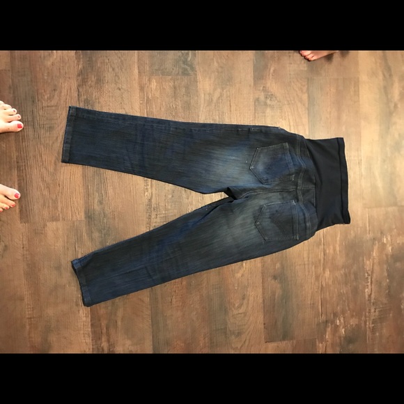 Maternity // Cropped Jeans - Picture 2 of 4